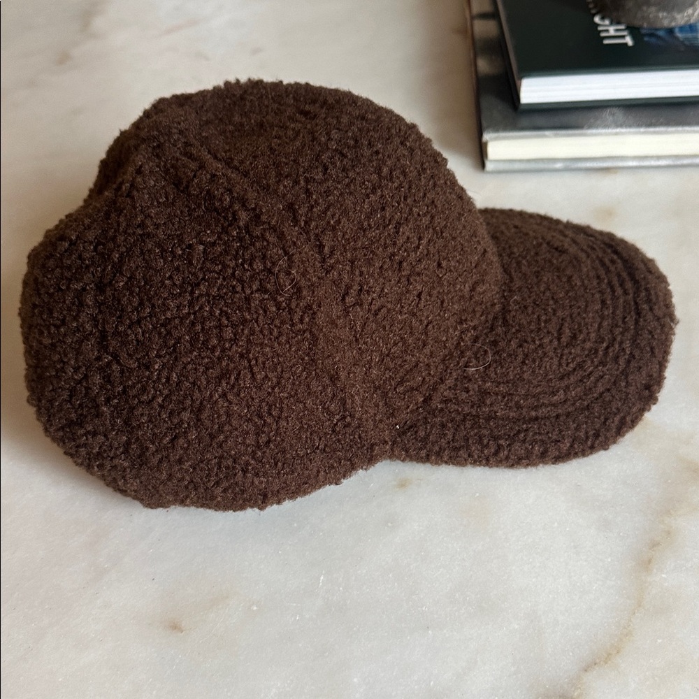 2 Chic Brown Textured Hat